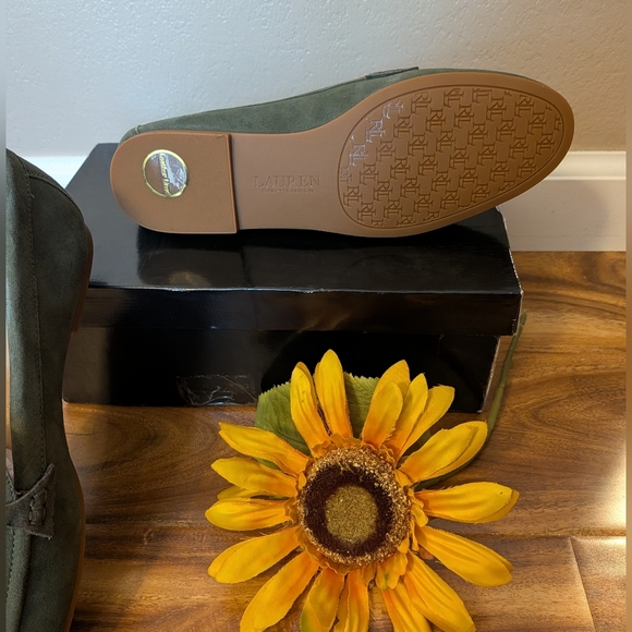 Lauren Ralph Lauren Averi Nappa Leather Loafer in Classic Olive Size 6B New - Picture 8 of 9